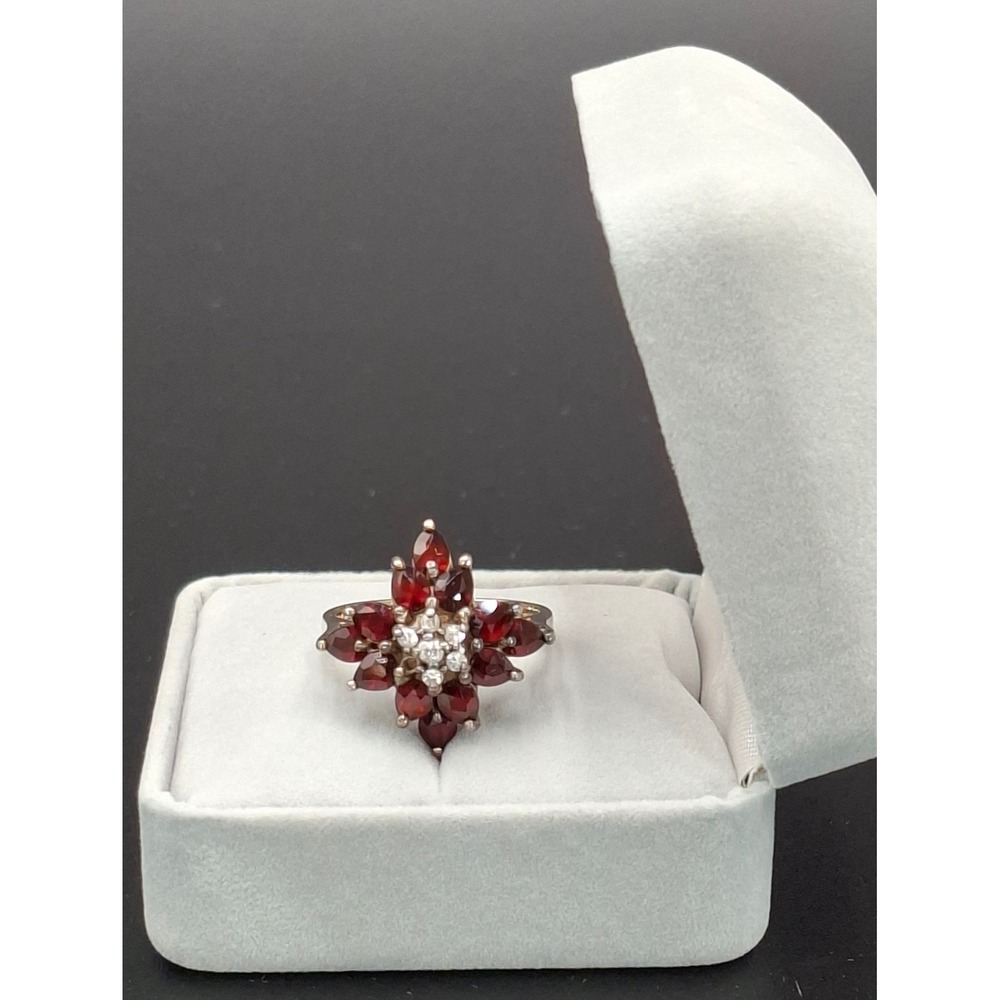 925 Sterling Silver Red Stone Cluster Cocktail Ring Size 6 4g